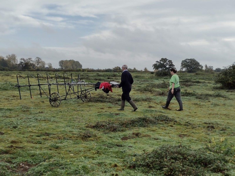 Geophysics training at Lackford, Brecks Fen Edge and Rivers Project.